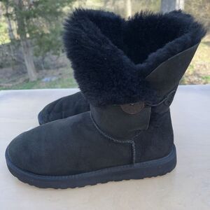 UGG Australia Women 5803 Ankle Bailey Button Leather Sheepskin Boots shoes sz 10